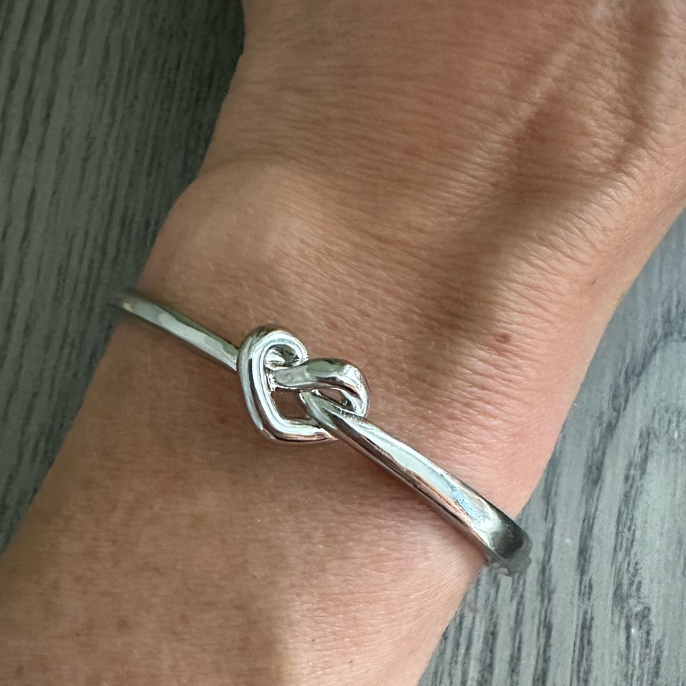 LOVE KNOT BRACELET